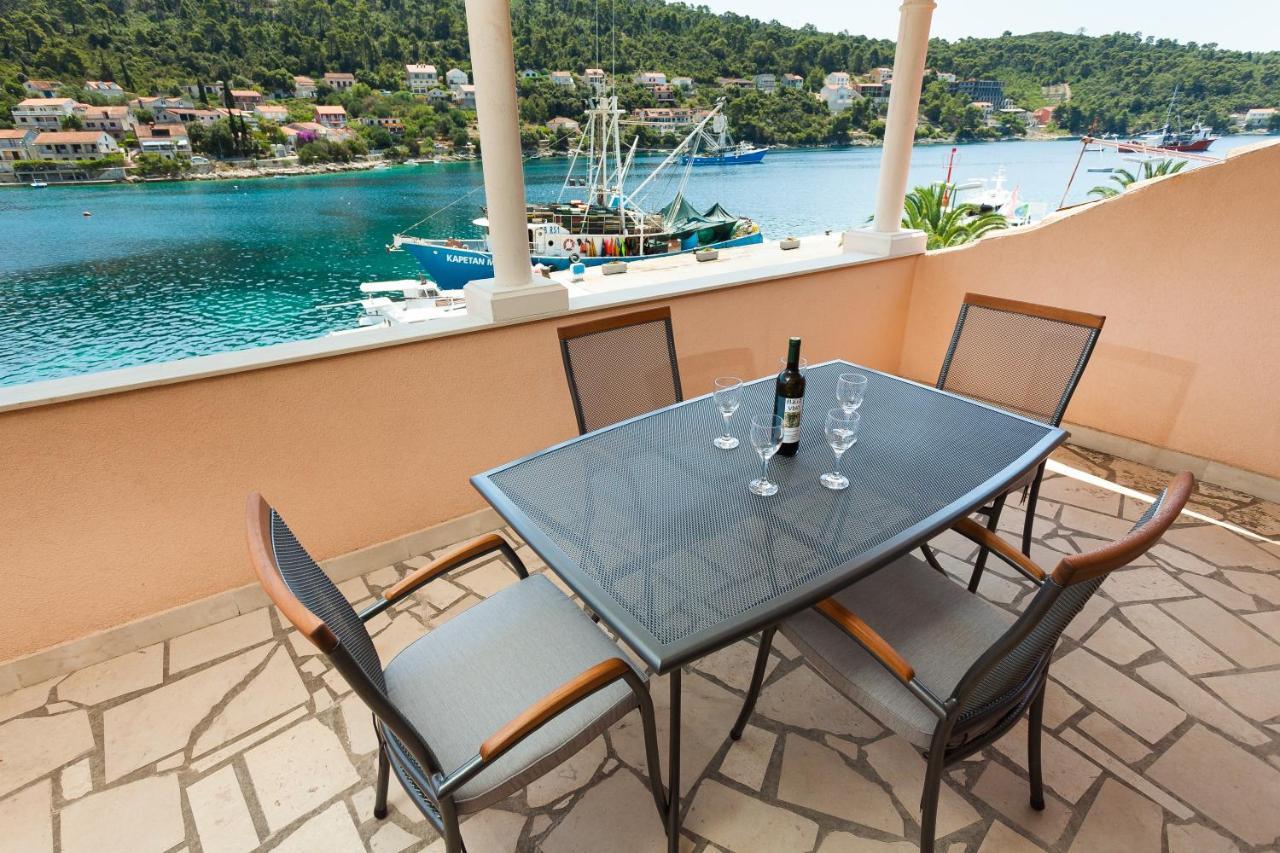 Apartments By The Sea Brna, Korcula - 7553 Smokvica  外观 照片